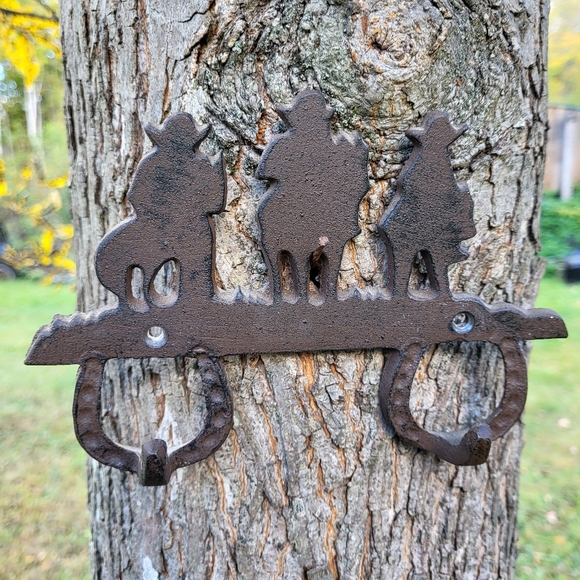 Brown Tone Cast Metal Cowboy Silhouette and Horseshoe Coat Rack Hooks - Picture 7 of 15